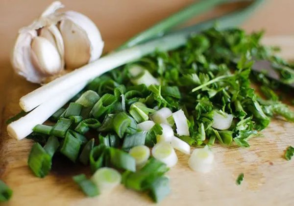 5 loại gia vị trong bếp không chỉ rẻ tiền mà còn là vị thuốc cực tốt cho sức khỏe-4