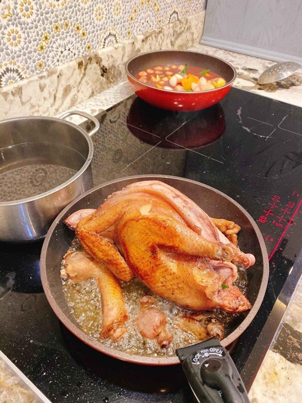 Đổi món mùa dịch, học ngay tuyệt chiêu món gà nghìn like của Thanh Thảo, vợ Đăng Khôi-12