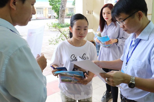 Học sinh lo lắng trước kỳ thi THPT quốc gia-1