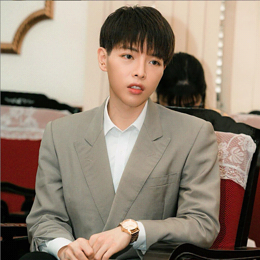 Tai hại mùa Covid-19: Ở nhà xem phim, Đức Phúc cắt tóc theo Park Bo Gum và cái kết hề hước-5