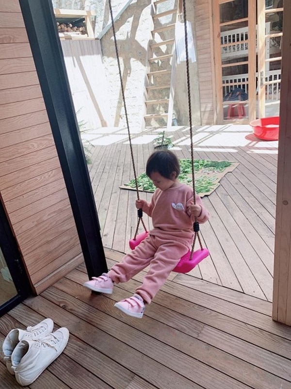 Trốn dịch ở biệt thự Đà Lạt, Phan Như Thảo trổ tài nữ công gia chánh cùng chồng-10