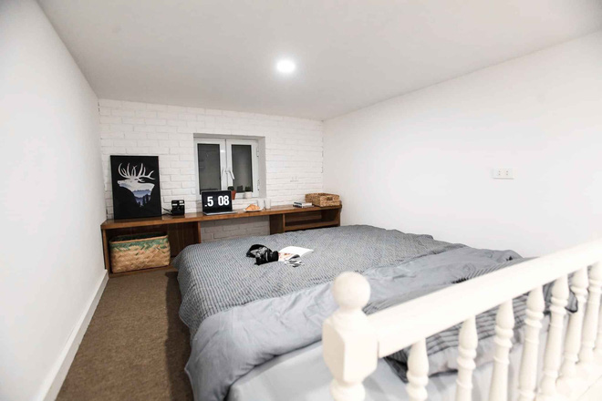 Trai phố cổ lột xác căn nhà trăm tuổi 16m2 thành homestay xinh xắn, nhìn ảnh before mới thấy đáng tiền-3