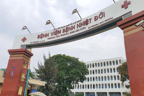 Nam phi công người Anh, ca nhiễm đầu tiên tại bar Buddha phải lọc máu liên tục và thở máy, chưa qua giai đoạn hồi phục-1