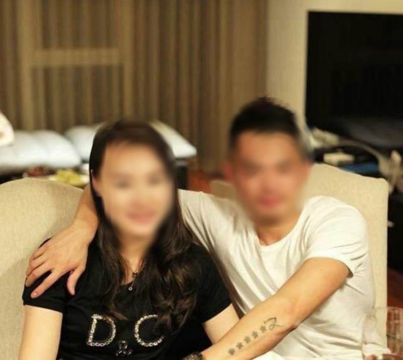 Chồng thách thức: Lúc nào kiếm tháng 20 triệu như tôi thì hãy mạnh miệng, không ngờ vợ chỉ nhấc máy gọi 1 cuộc điện thoại mà anh tím tái mặt mày-1