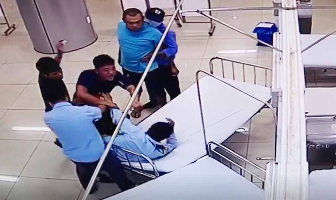 Hành hung bảo vệ bệnh viện rồi lái ôtô tông chết người-1