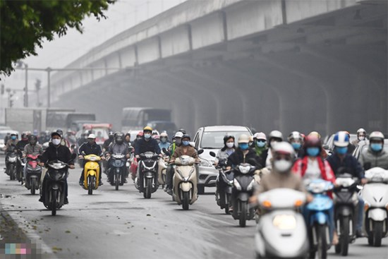 ‘Dân đổ ra đường, các giải pháp chống dịch Covid-19 có thể sẽ vỡ trận'