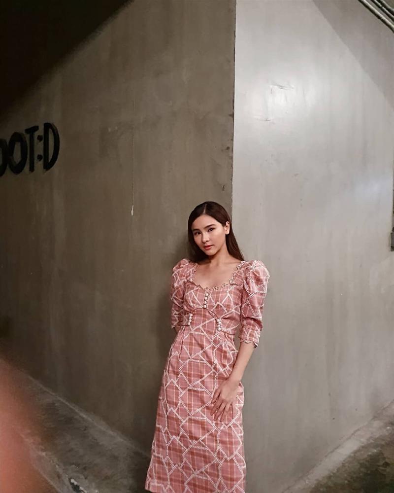 Ngắm các mỹ nhân Thái là ra ngay được 3 kiểu váy xinh nhức nhối, cực đáng sắm để đón Hè-9