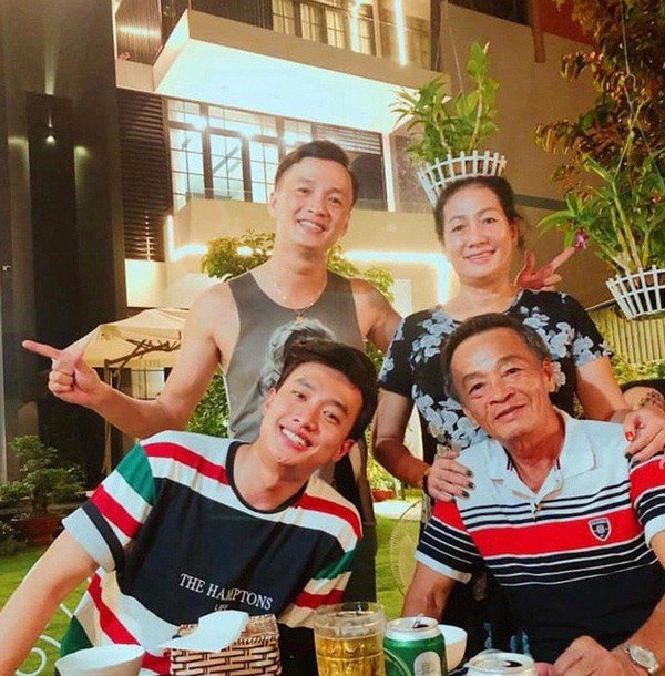 Soái ca nhà 35 tỷ nấu ăn, khẳng định Bào ngư vi cá không bằng bữa cơm có ba má-2