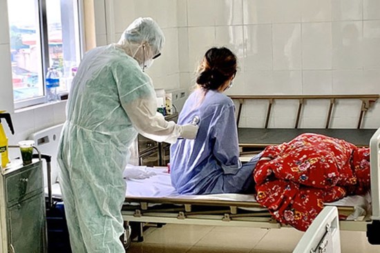 Nữ du học sinh ở Quảng Ninh dương tính sau 2 lần âm tính với SARS-CoV-2, chuyên gia lên tiếng