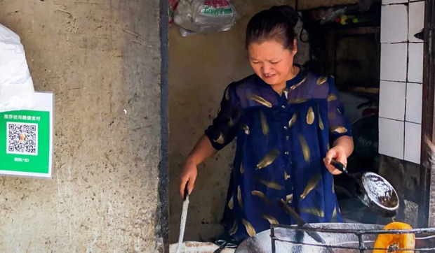 Vũ Hán hết phong tỏa, nhiều người vội tìm đến tiệm bánh quen thuộc mới biết tin bà chủ đã qua đời trong đại dịch Covid-19-3