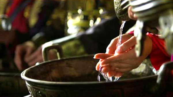 Rốt cuộc Từ Hi Thái Hậu tắm rửa như thế nào mà phải cần đến 3 bồn tắm cỡ lớn và hơn 100 cung nhân phục vụ?-1