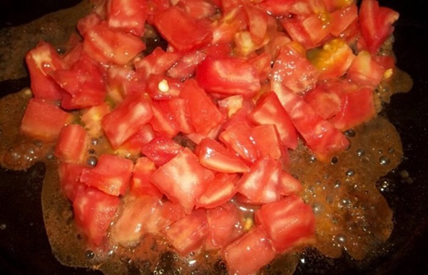 Ở nhà chống dịch, mẹ đảm nấu lẩu riêu cua theo cách này đảm bảo ngon nhức nhối-6