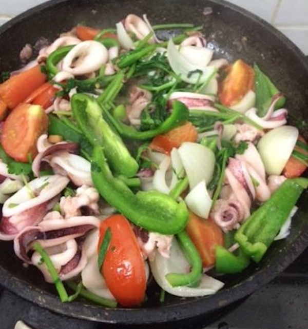 Cách xào mực dễ làm nhất lại giòn, ngon, không bị tanh-6