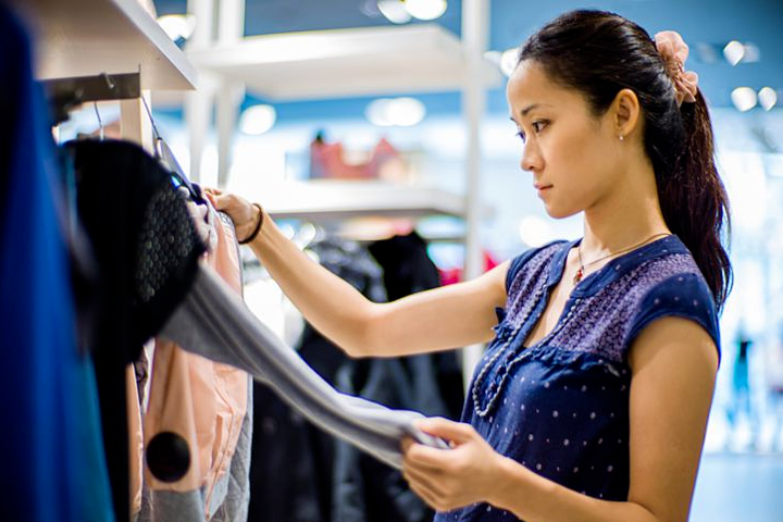 Lương 5 triệu và chưa có khoản tiết kiệm nào, chị em nên mua sắm ra sao?-2