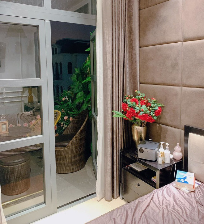 Cận cảnh biệt thự triệu đô mới tậu của vợ chồng Tuấn Hưng, nhìn bàn ăn tân gia mà choáng-4