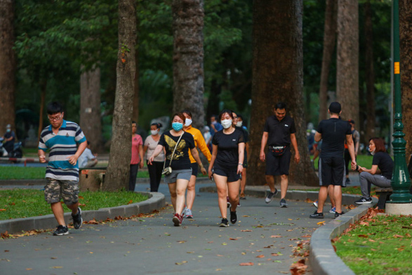 158 nhân viên y tế của Bệnh viện Bạch Mai được về nhà sau 3 lần có kết quả âm tính với Covid-19-3