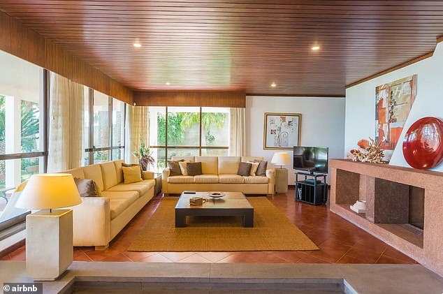 Khám phá căn biệt thự mới, tách biệt hơn với thế giới bên ngoài để tránh dịch của gia đình Ronaldo-3