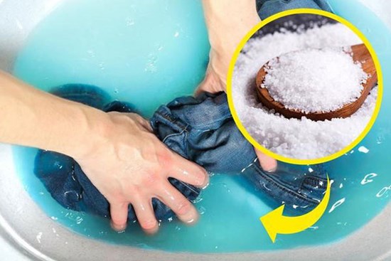 Muốn quần áo bền màu, không bạc phếch đừng bỏ qua bước này khi giặt giũ
