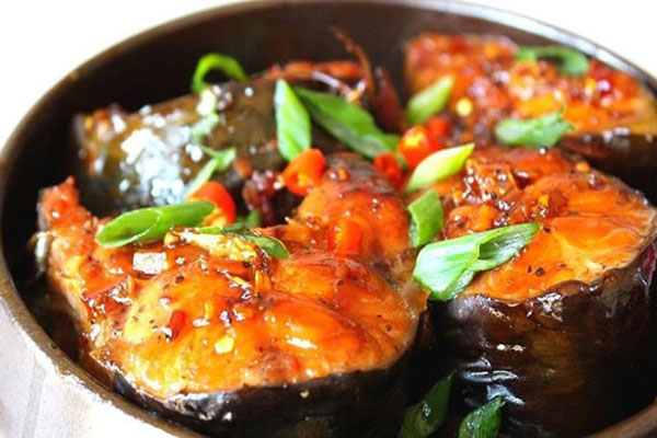 Đổi món cho cả nhà với 4 cách làm nem nướng thơm ngon đậm đà-8