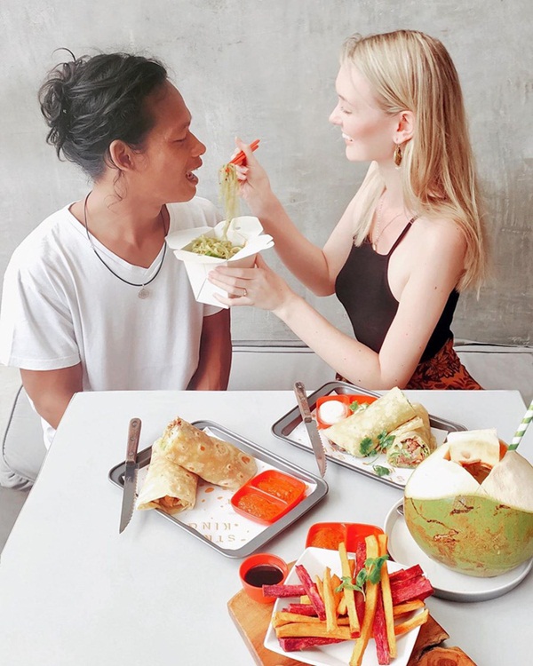 Sau hơn 1 năm kết hôn, cặp đôi đũa lệch chồng cú vợ tiên nổi như cồn trên mạng giờ đây đã khác xưa, đặc biệt là người vợ-5