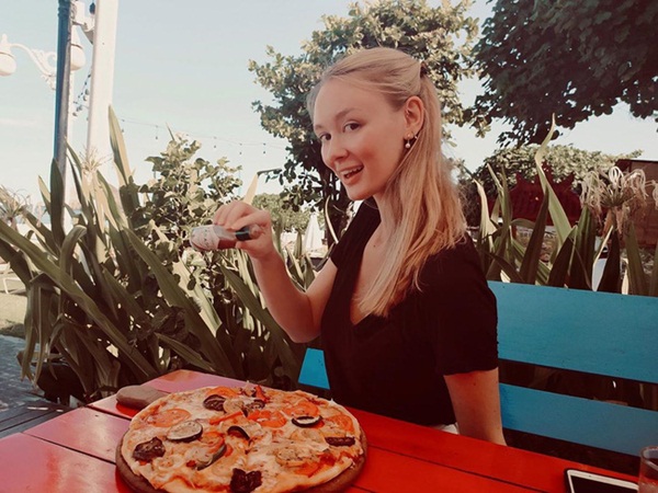 Sau hơn 1 năm kết hôn, cặp đôi đũa lệch chồng cú vợ tiên nổi như cồn trên mạng giờ đây đã khác xưa, đặc biệt là người vợ-9