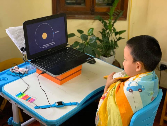 Cười đau ruột chuyện con học online: Chó sủa, mẹ mắng, bà em không biết tắc MIC, nhưng cái kết thì rơi nước mắt-4