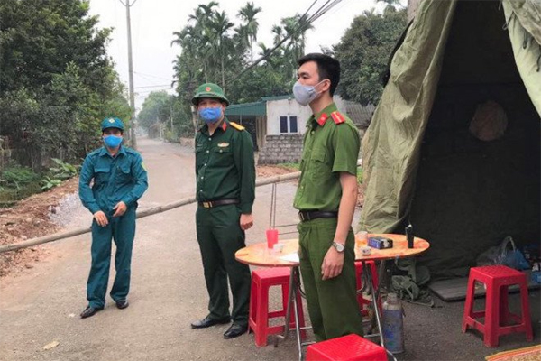 Nữ tiếp viên dương tính nCoV sau 8 ngày âm tính: Mỗi lần ho ruột gan như bị lôi ra ngoài-4