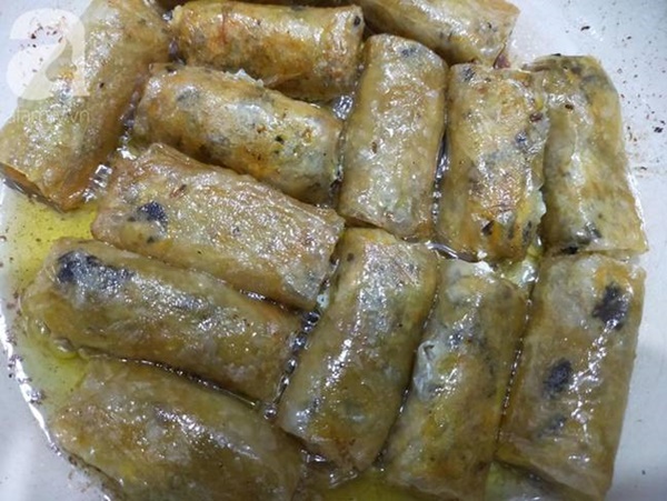 Ăn cơm mãi cũng chán, đổi món bữa tối với bún nem thơm nức giòn rụm thôi!-5