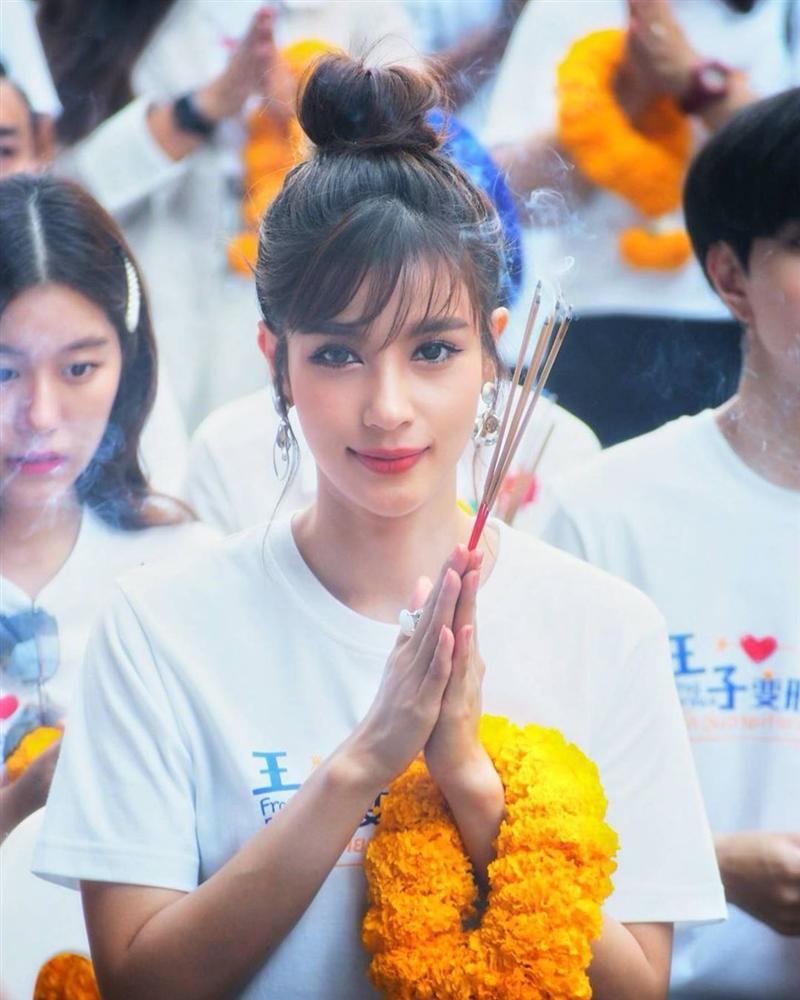 Nhan sắc và style của nữ diễn viên bóc phốt Huyền Baby: Dù cùng tuổi mà đẹp thần sầu, lấn át cả hot mom Việt-3