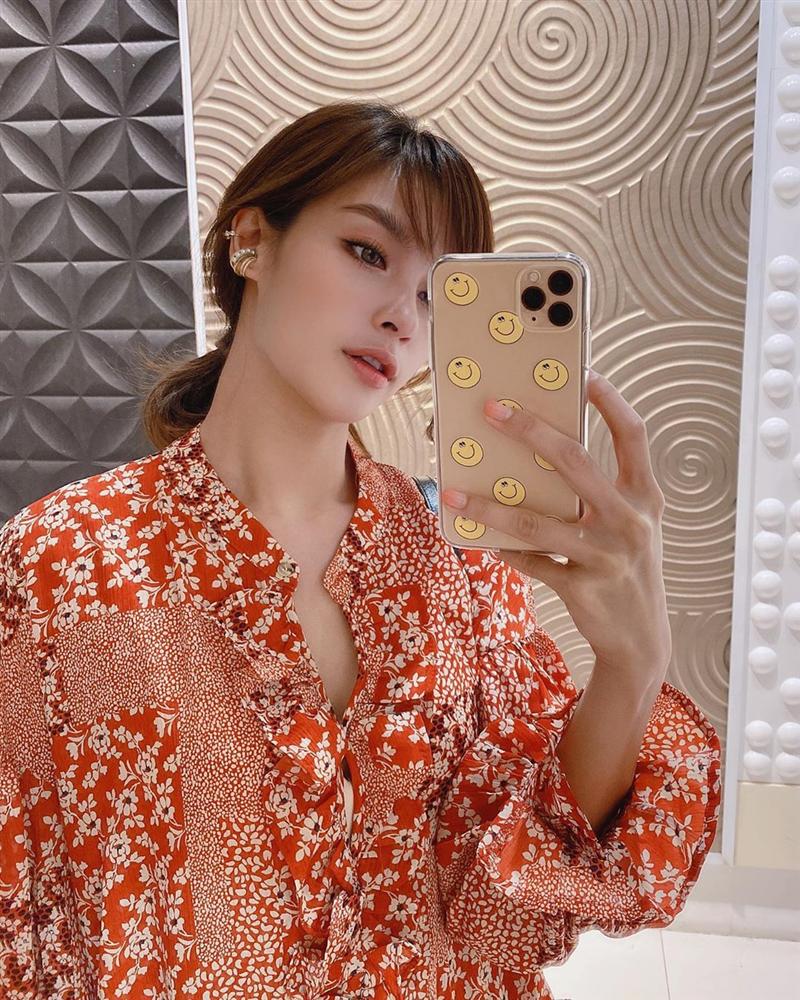 Nhan sắc và style của nữ diễn viên bóc phốt Huyền Baby: Dù cùng tuổi mà đẹp thần sầu, lấn át cả hot mom Việt-7