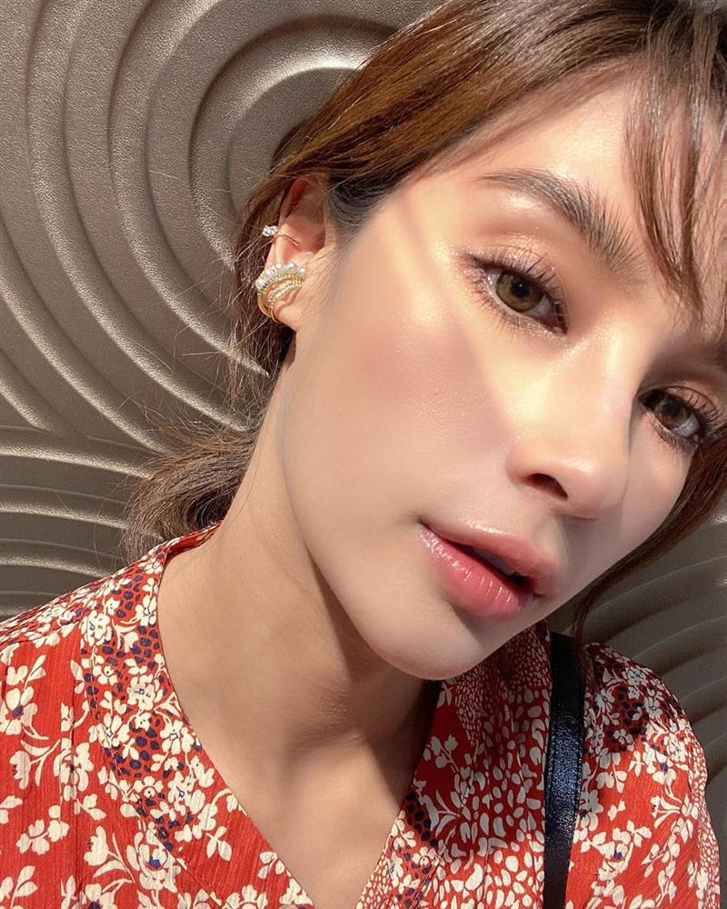 Nhan sắc và style của nữ diễn viên bóc phốt Huyền Baby: Dù cùng tuổi mà đẹp thần sầu, lấn át cả hot mom Việt-8