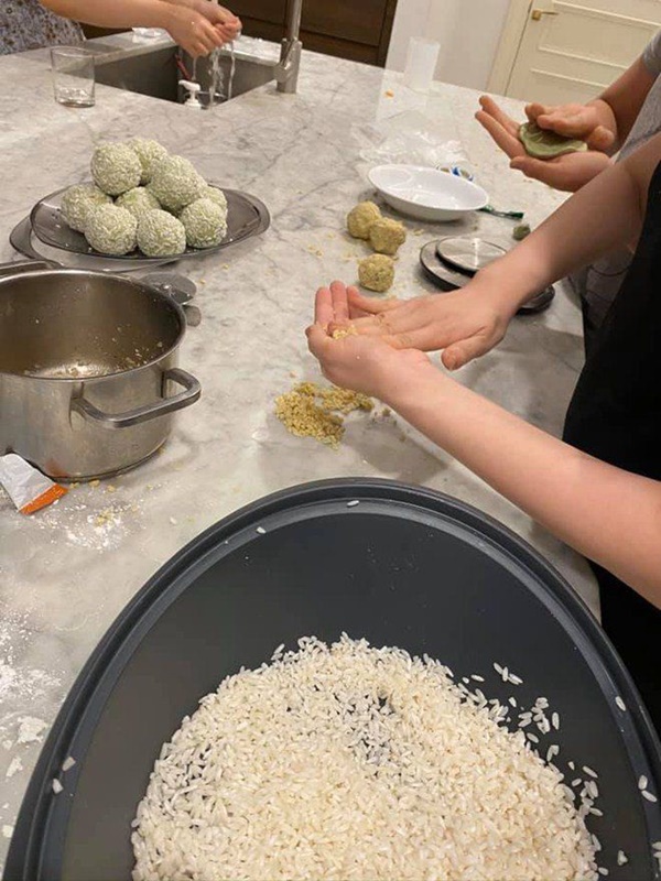 Kín tiếng bao năm, Hoa hậu Nguyễn Thị Huyền giờ chăm khoe tài nấu ăn cho cả đàn con-24