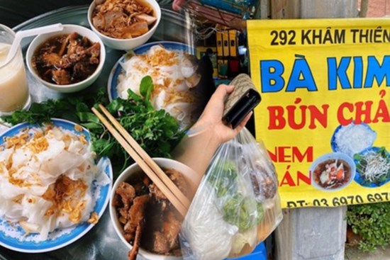 Có hẳn một list bún, phở, bánh cuốn đủ cả vẫn miệt mài ship cho bà con nghỉ dịch ở nhà: muốn ăn gì cũng có nhé!