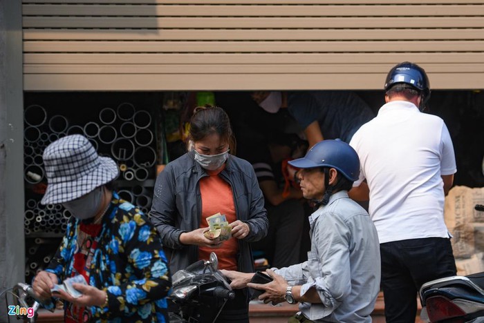 Cảnh buôn bán thò thụt trong lệnh cách ly xã hội-3