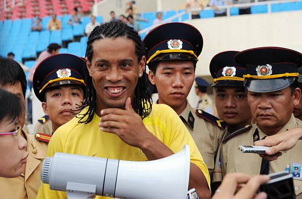 Dàn sao Brazil xịn nhất lịch sử từng đến Việt Nam du đấu: Người vào tù ra tội, nhiều danh thủ mãi chỉ là tài năng trẻ-5