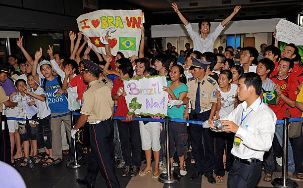 Dàn sao Brazil xịn nhất lịch sử từng đến Việt Nam du đấu: Người vào tù ra tội, nhiều danh thủ mãi chỉ là tài năng trẻ-6