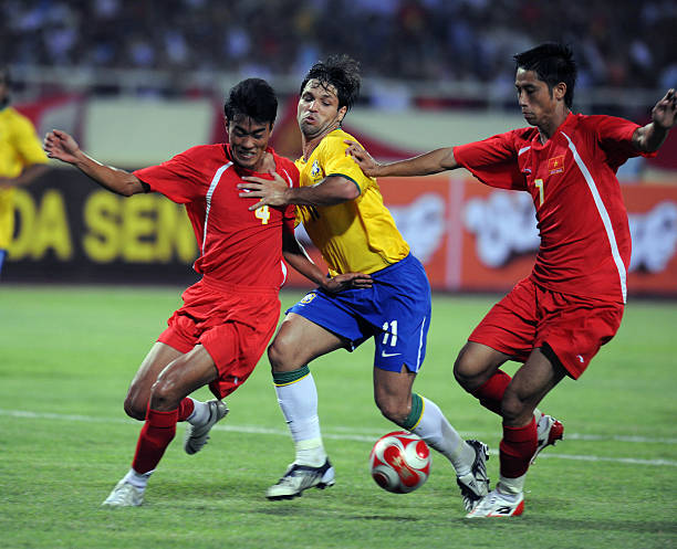 Dàn sao Brazil xịn nhất lịch sử từng đến Việt Nam du đấu: Người vào tù ra tội, nhiều danh thủ mãi chỉ là tài năng trẻ-7