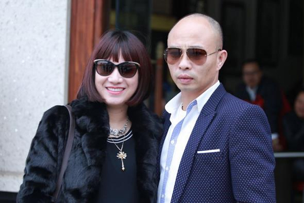 Nữ nhân viên y tế trực chốt tại Hạ Lôi nơi có 5 người mắc COVID-19 bật khóc khi nhắc về con-9