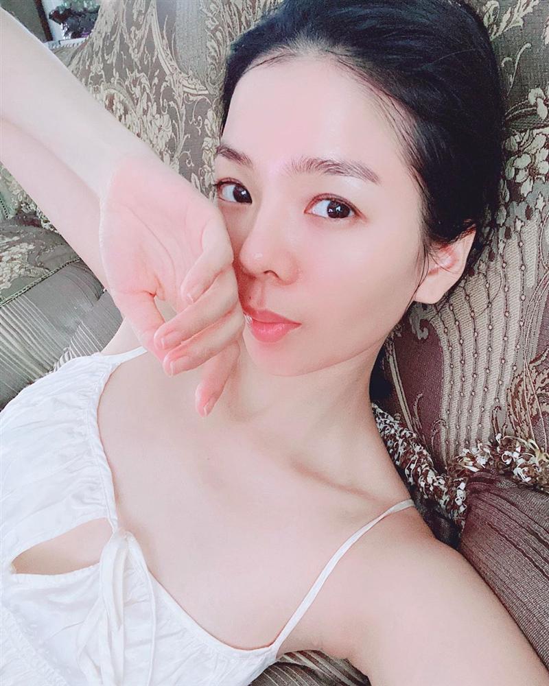 Lệ Quyên và quy tắc ba không khi làm đẹp ở nhà: Tưởng vô lý nhưng lại hợp lý, giúp nhan sắc thăng hạng sau kỳ nghỉ dịch-5