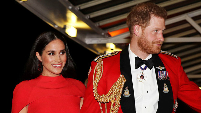 Cú sốc hoàng gia Anh: Meghan Markle được cho là hét giá 29 tỷ đồng để tạo ra quả bom làm nổ tung gia đình nhà chồng-1