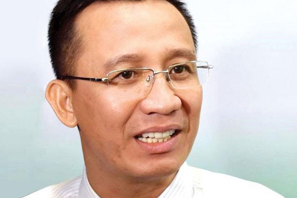 Vợ tiến sĩ Bùi Quang Tín làm việc với công an vụ chồng rơi lầu tử vong-2