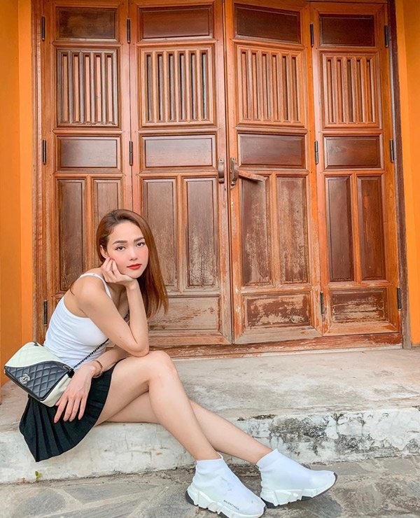 Combo ăn mặc trẻ đẹp của Minh Hằng luôn có món đồ mà chị em nào cũng biết-12