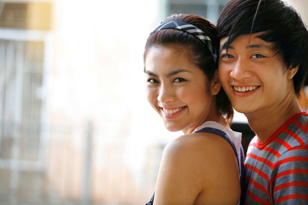 Lương Mạnh Hải tung ảnh 11 năm trước bên Hà Tăng, có cảnh khoá môi cực ngọt nhưng tâm điểm lại là nhan sắc nàng ngọc nữ-4