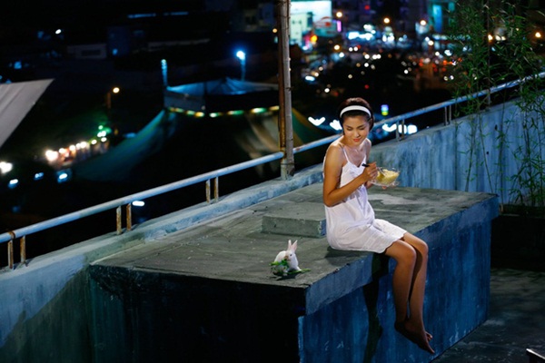 Lương Mạnh Hải tung ảnh 11 năm trước bên Hà Tăng, có cảnh khoá môi cực ngọt nhưng tâm điểm lại là nhan sắc nàng ngọc nữ-6