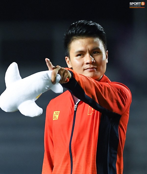 Quang Hải và tuổi 23 độc nhất vô nhị: Danh hiệu đề huề, nhà đẹp, xe sang khiến các bậc tiền bối cũng phải ghen tị-15