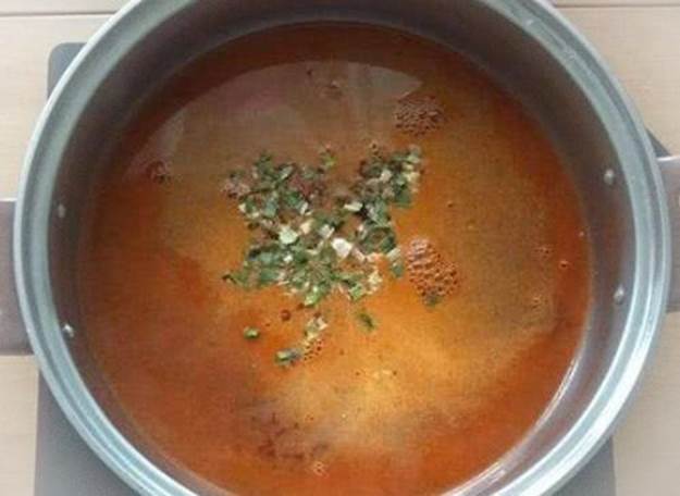 Nấu mì tôm, cho mì hay gói gia vị vào trước, nhiều người làm sai nên không ngon-3