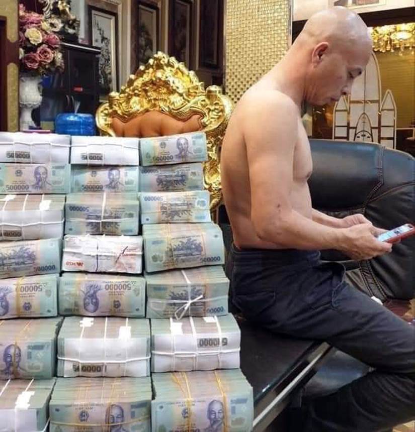 Phát hiện cảnh sát truy bắt, chồng nữ đại gia bất động sản Thái Bình chạy bộ vào nhà dân lẩn trốn-1