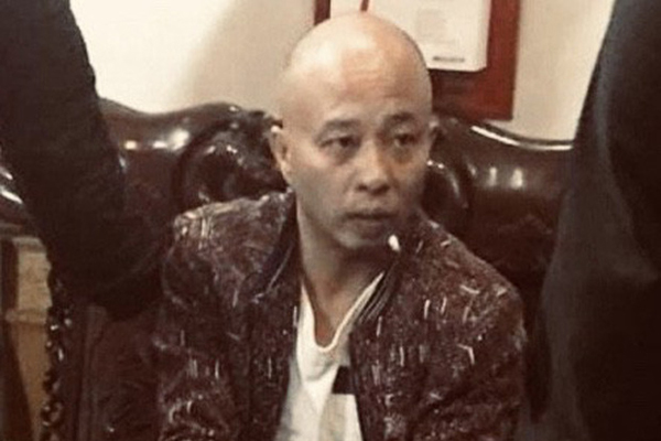 3 cậu cháu giao cấu với thiếu nữ-2