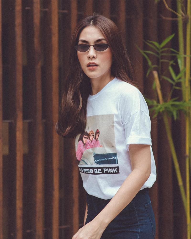 Thước đo thần thái mỹ nhân Vbiz là combo áo trắng quần jeans: Hà Tăng sang chảnh, Ngọc Trinh khoe dáng nuột nhưng đến Minh Hằng mới bất ngờ-1