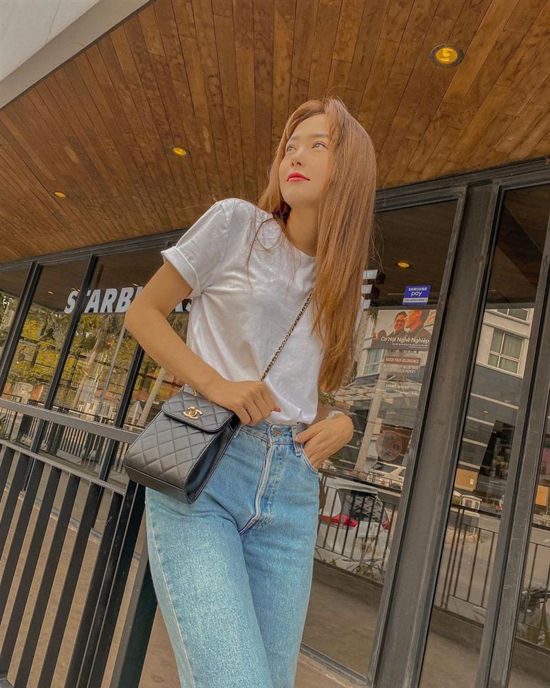Thước đo thần thái mỹ nhân Vbiz là combo áo trắng quần jeans: Hà Tăng sang chảnh, Ngọc Trinh khoe dáng nuột nhưng đến Minh Hằng mới bất ngờ-4